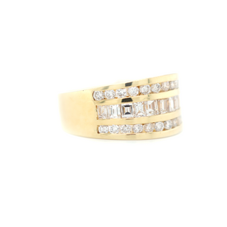 Round And Baguette Diamond Ring 1.10 R 0.60 B