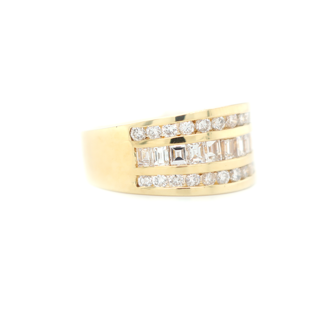Round And Baguette Diamond Ring 1.10 R 0.60 B